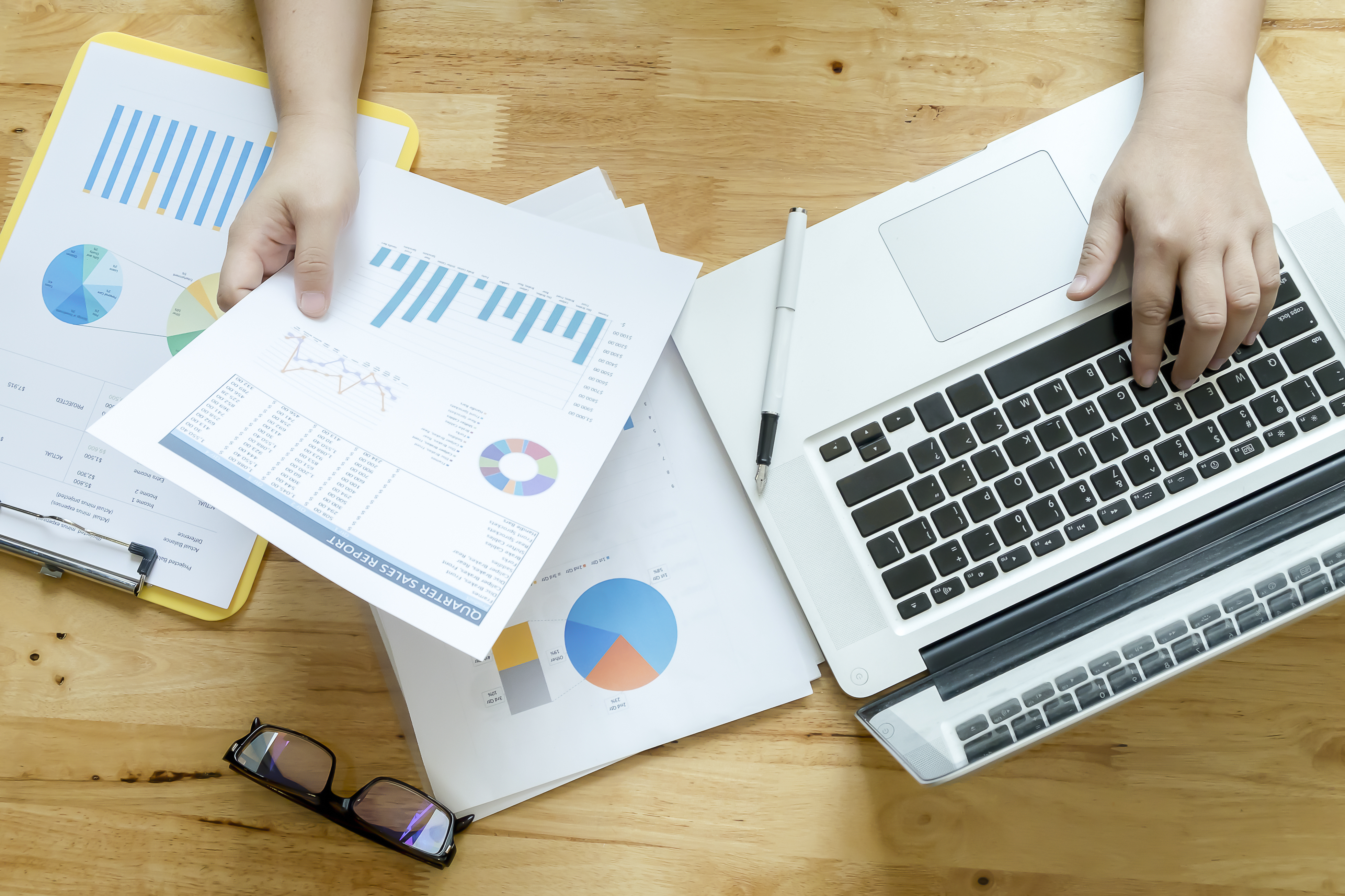 businessman-balanced-financial-foreign-graph-accounting How to Prepare for a Comprehensive SEO Audit